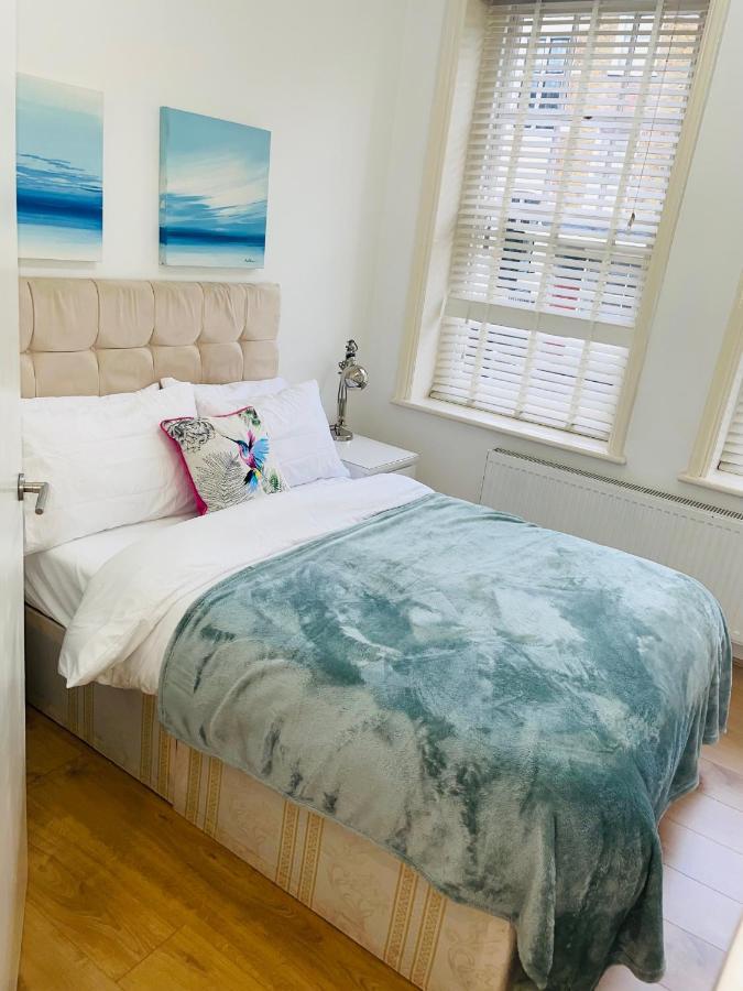 Amazing 2 Bedroom Apartment Londra Esterno foto