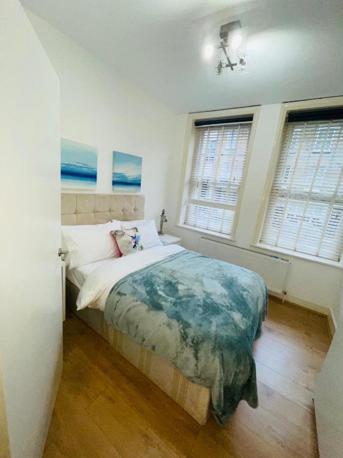 Amazing 2 Bedroom Apartment Londra Esterno foto